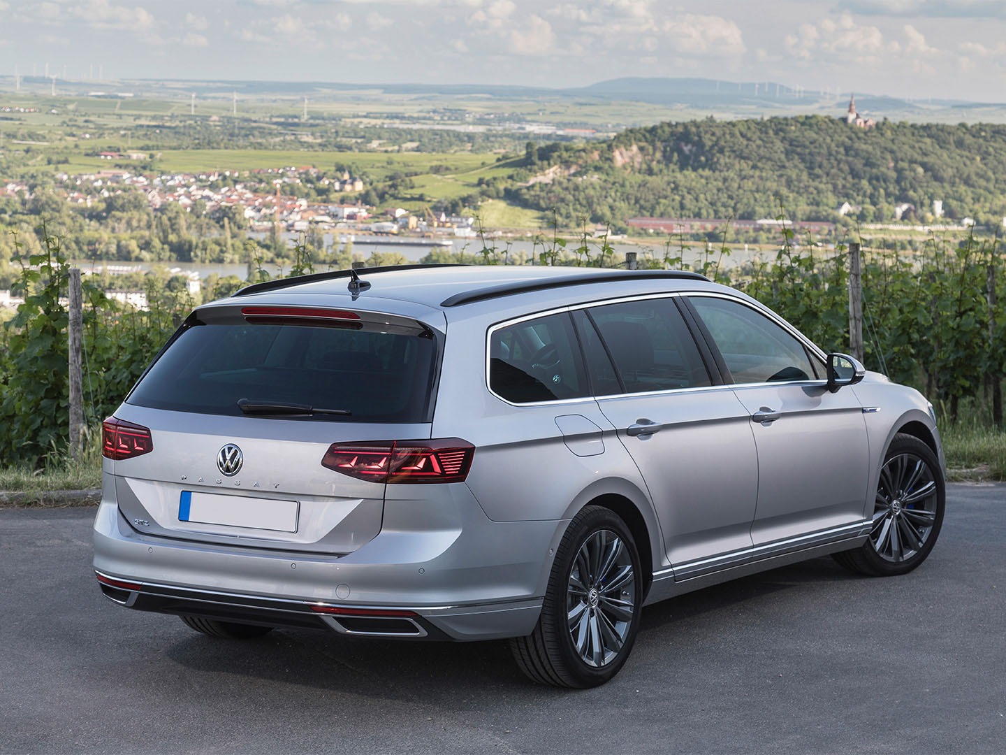 
								Volkswagen Passat Variant GTE full									