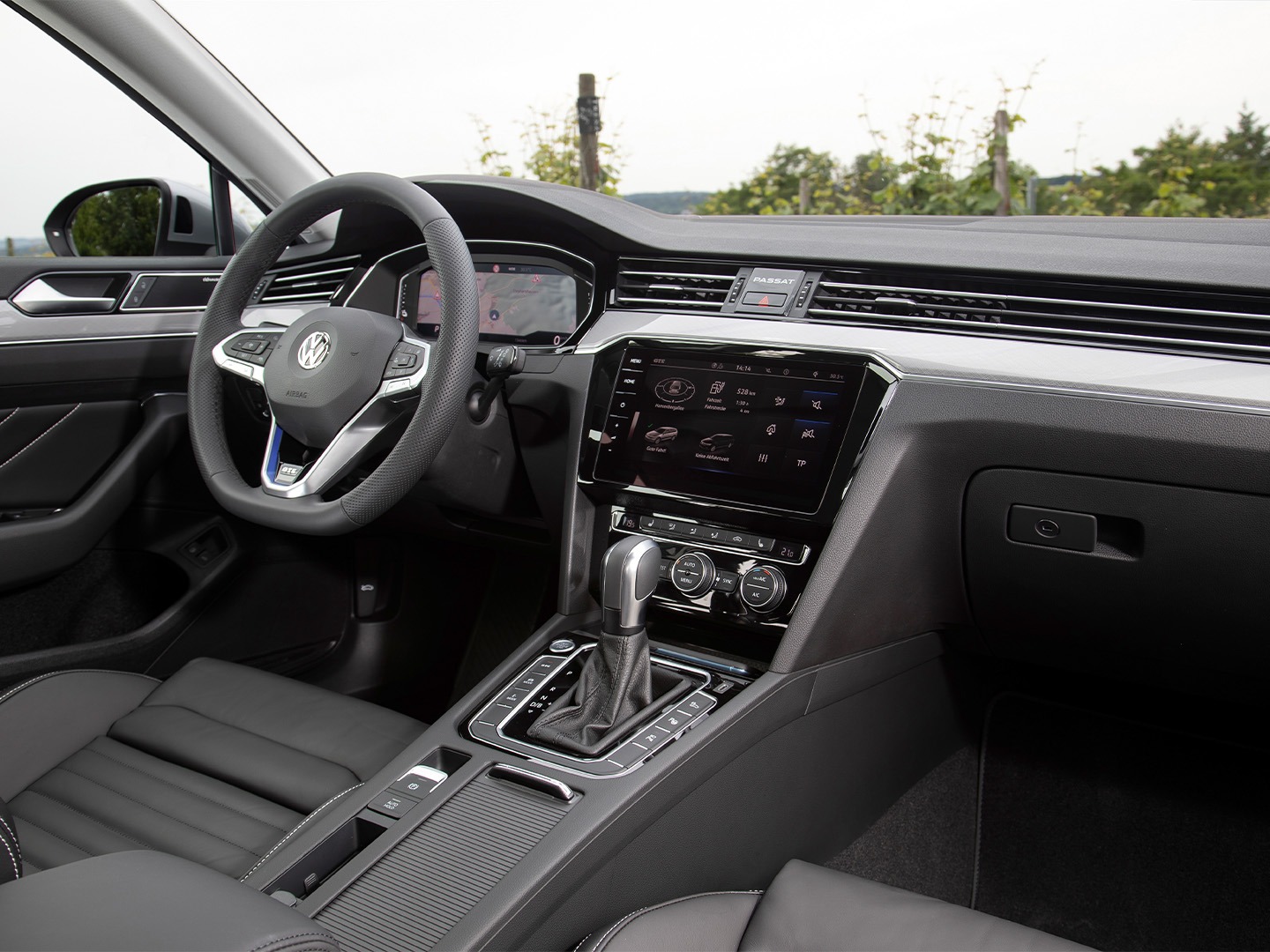 
								Volkswagen Passat Variant GTE full									