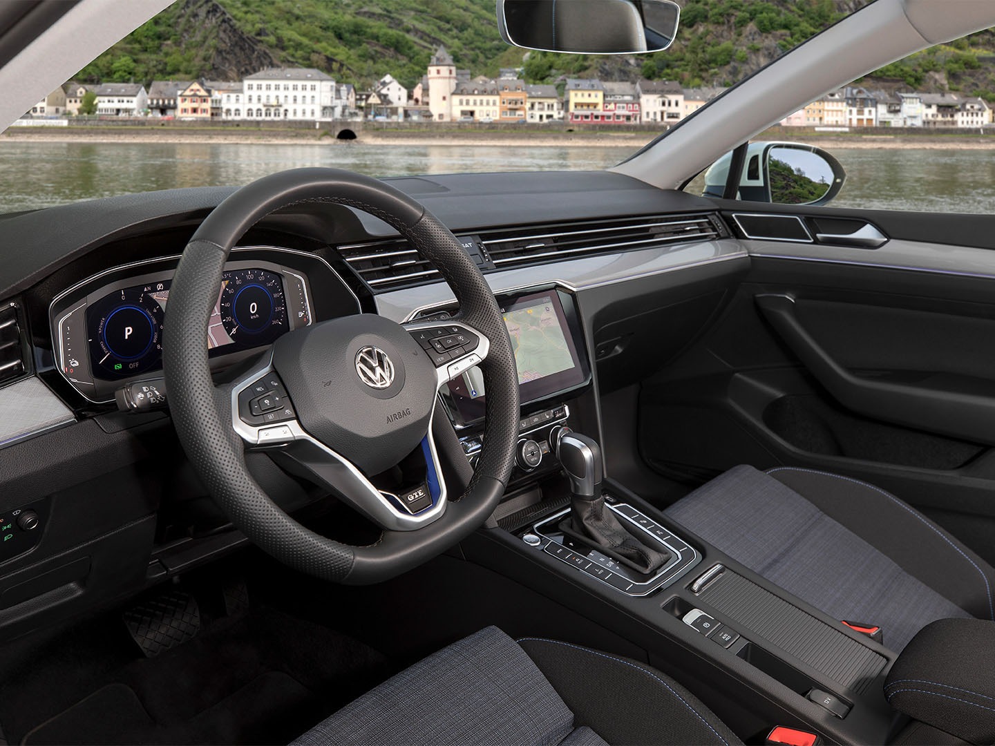 
								Volkswagen Passat Variant GTE full									